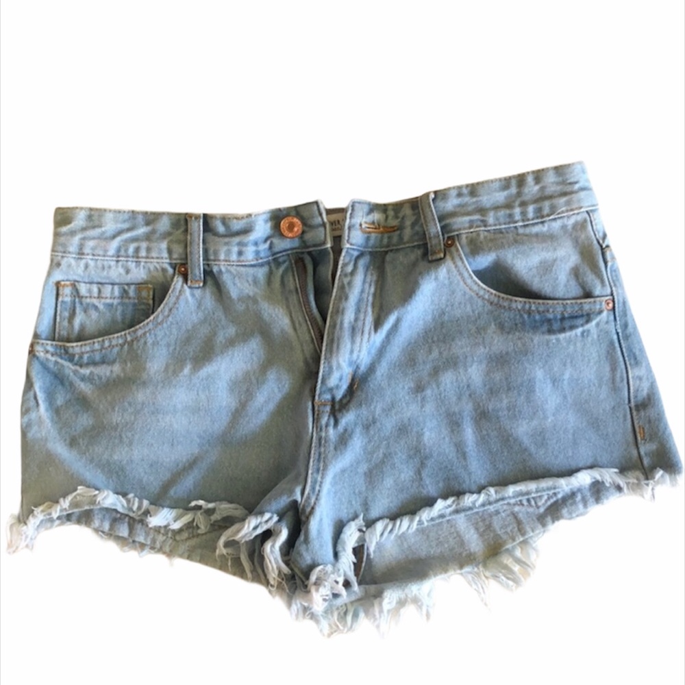 Light wash Denim Jean Frayed Shorts - Picture 3 of 6